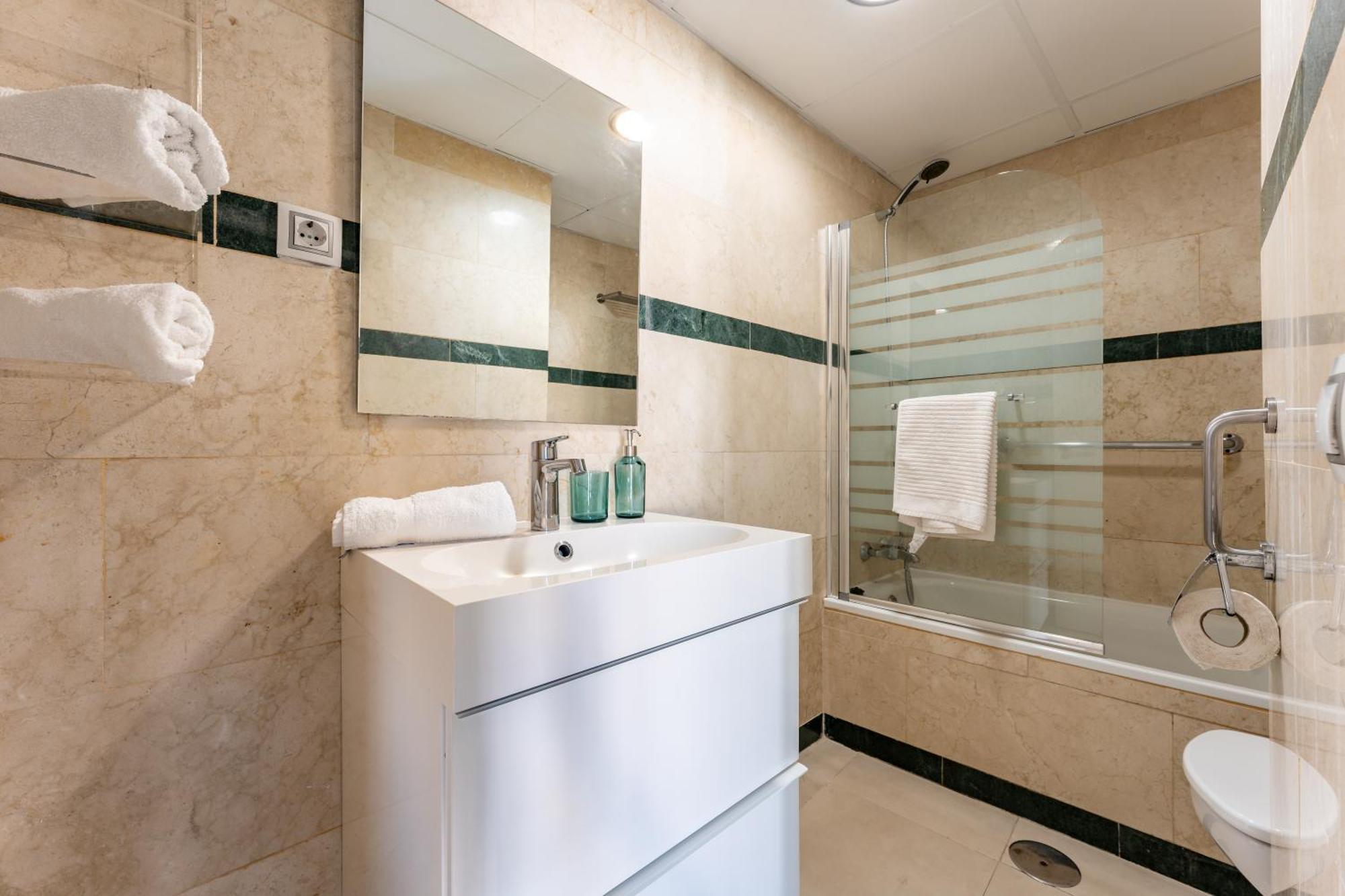 Unique Charming Apartment In The Heart Of Malaga Luaran gambar